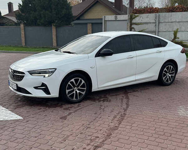 Білий Опель Інсігнія, об'ємом двигуна 1.5 л та пробігом 125 тис. км за 16700 $, фото 1 на Automoto.ua