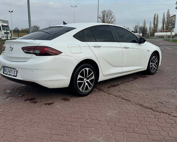 Білий Опель Інсігнія, об'ємом двигуна 1.5 л та пробігом 125 тис. км за 16700 $, фото 8 на Automoto.ua