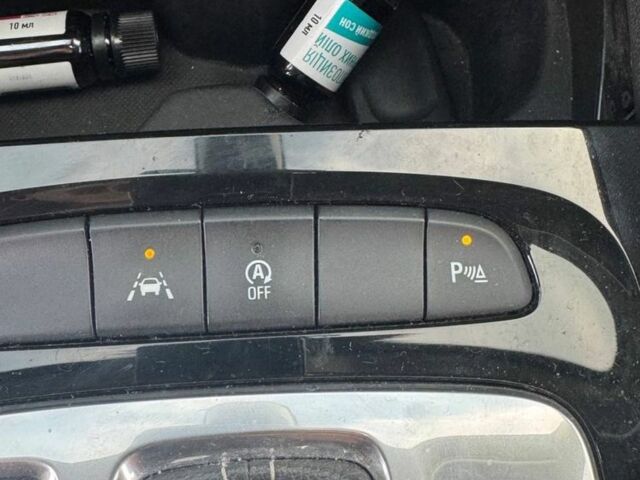 Білий Опель Інсігнія, об'ємом двигуна 1.5 л та пробігом 125 тис. км за 16700 $, фото 16 на Automoto.ua