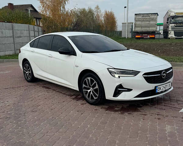 Білий Опель Інсігнія, об'ємом двигуна 1.5 л та пробігом 125 тис. км за 16700 $, фото 6 на Automoto.ua