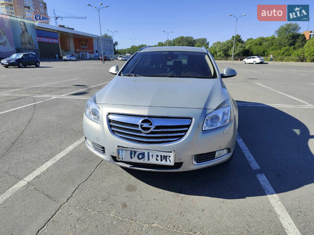 Бежевый Опель Инсигния, объемом двигателя 2 л и пробегом 198 тыс. км за 10300 $, фото 7 на Automoto.ua