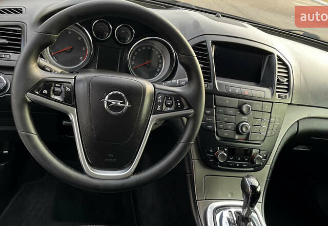 Бежевый Опель Инсигния, объемом двигателя 2 л и пробегом 198 тыс. км за 10300 $, фото 12 на Automoto.ua