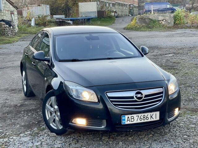 Чорний Опель Інсігнія, об'ємом двигуна 2 л та пробігом 200 тис. км за 5450 $, фото 3 на Automoto.ua