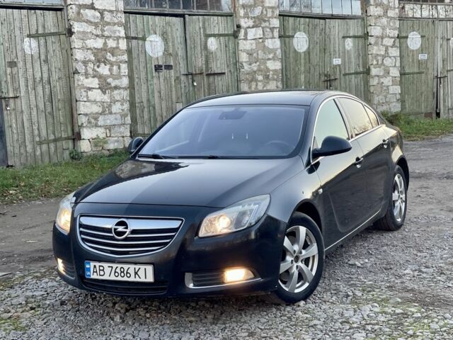 Чорний Опель Інсігнія, об'ємом двигуна 2 л та пробігом 200 тис. км за 5450 $, фото 2 на Automoto.ua