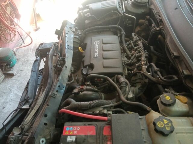 Черный Опель Инсигния, объемом двигателя 1.4 л и пробегом 140 тыс. км за 3709 $, фото 10 на Automoto.ua