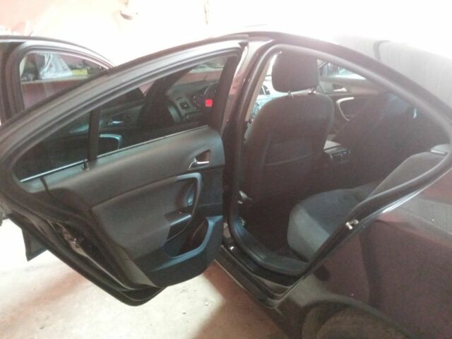 Черный Опель Инсигния, объемом двигателя 1.4 л и пробегом 140 тыс. км за 3709 $, фото 15 на Automoto.ua