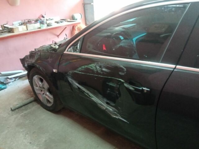 Черный Опель Инсигния, объемом двигателя 1.4 л и пробегом 140 тыс. км за 3709 $, фото 8 на Automoto.ua