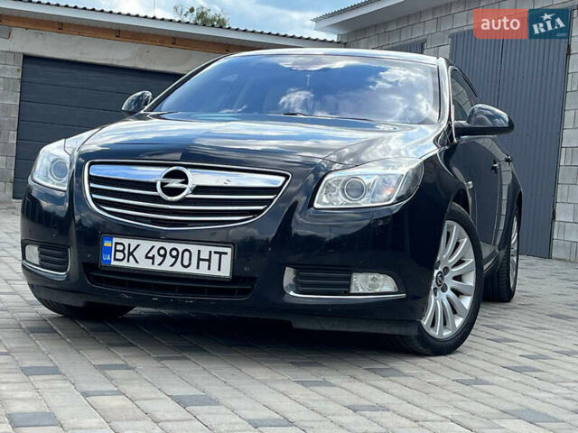 Черный Опель Инсигния, объемом двигателя 2 л и пробегом 320 тыс. км за 7402 $, фото 5 на Automoto.ua