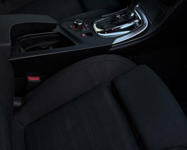 Опель Инсигния 2008 в Ивано-Франковске на Automoto.ua Черный Опель Инсигния, объемом двигателя 1.96 л и пробегом 255 тыс. км за 7000 $, фото 28 на Automoto.ua