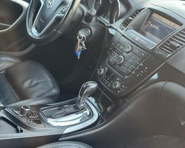 Опель Інсігнія 2009 у Калуше на Automoto.ua Чорний Опель Інсігнія, об'ємом двигуна 2 л та пробігом 290 тис. км за 7900 $, фото 10 на Automoto.ua