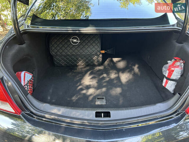 Чорний Опель Інсігнія, об'ємом двигуна 2 л та пробігом 263 тис. км за 7900 $, фото 9 на Automoto.ua