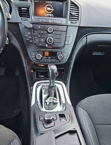 Чорний Опель Інсігнія, об'ємом двигуна 2 л та пробігом 182 тис. км за 8300 $, фото 16 на Automoto.ua