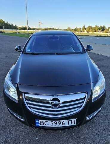 Чорний Опель Інсігнія, об'ємом двигуна 2 л та пробігом 182 тис. км за 8300 $, фото 4 на Automoto.ua