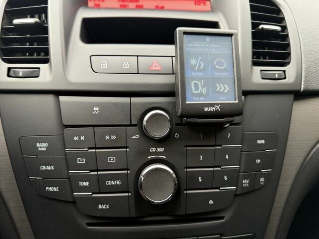 Чорний Опель Інсігнія, об'ємом двигуна 1.8 л та пробігом 192 тис. км за 8000 $, фото 12 на Automoto.ua