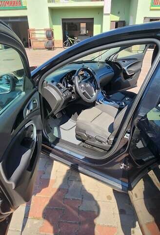 Черный Опель Инсигния, объемом двигателя 1.96 л и пробегом 270 тыс. км за 8950 $, фото 5 на Automoto.ua