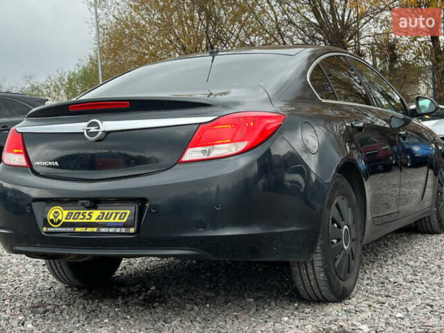 Чорний Опель Інсігнія, об'ємом двигуна 1.36 л та пробігом 161 тис. км за 8750 $, фото 5 на Automoto.ua