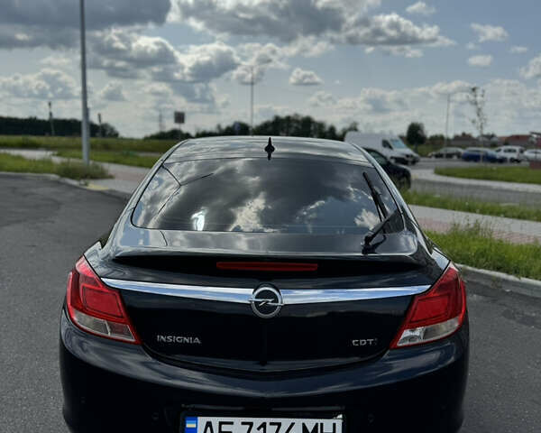 Черный Опель Инсигния, объемом двигателя 1.96 л и пробегом 285 тыс. км за 6500 $, фото 3 на Automoto.ua