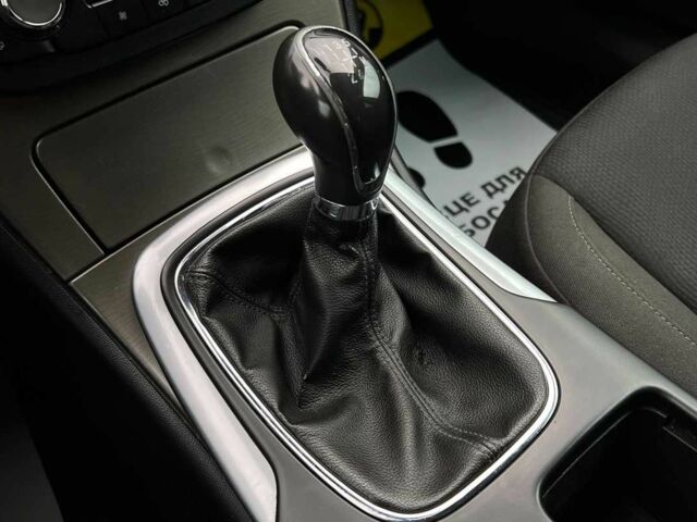 Чорний Опель Інсігнія, об'ємом двигуна 1.5 л та пробігом 161 тис. км за 8750 $, фото 13 на Automoto.ua