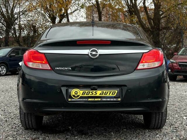 Чорний Опель Інсігнія, об'ємом двигуна 1.5 л та пробігом 161 тис. км за 8750 $, фото 4 на Automoto.ua