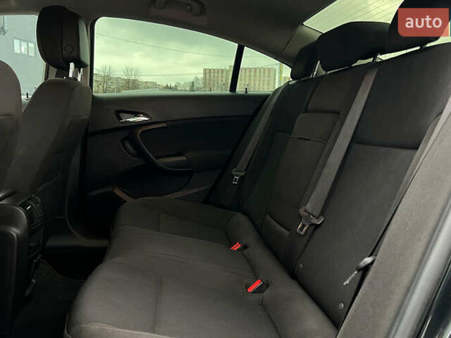 Чорний Опель Інсігнія, об'ємом двигуна 1.36 л та пробігом 161 тис. км за 8750 $, фото 17 на Automoto.ua