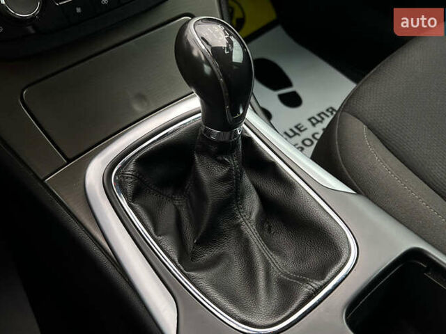 Чорний Опель Інсігнія, об'ємом двигуна 1.36 л та пробігом 161 тис. км за 8750 $, фото 13 на Automoto.ua