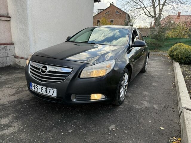 Чорний Опель Інсігнія, об'ємом двигуна 2 л та пробігом 337 тис. км за 3400 $, фото 1 на Automoto.ua