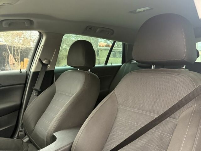 Черный Опель Инсигния, объемом двигателя 2 л и пробегом 330 тыс. км за 2750 $, фото 10 на Automoto.ua