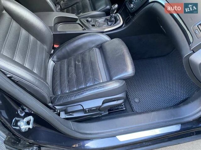 Черный Опель Инсигния, объемом двигателя 1.96 л и пробегом 208 тыс. км за 7750 $, фото 47 на Automoto.ua