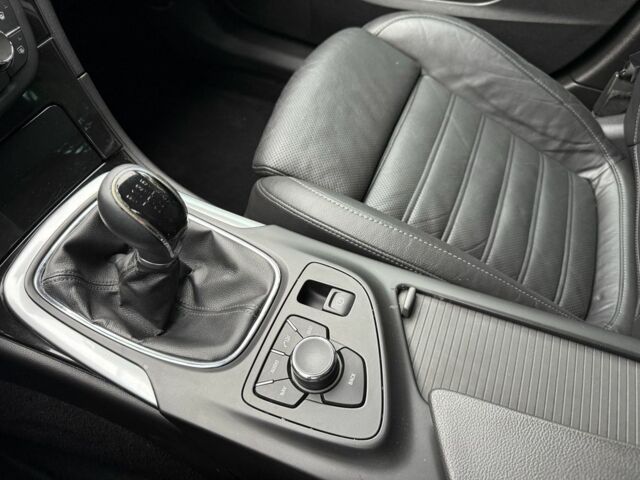 Черный Опель Инсигния, объемом двигателя 1.6 л и пробегом 204 тыс. км за 8300 $, фото 20 на Automoto.ua