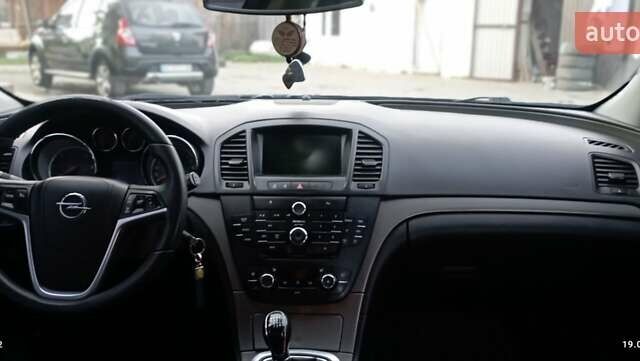 Черный Опель Инсигния, объемом двигателя 1.96 л и пробегом 238 тыс. км за 8900 $, фото 13 на Automoto.ua