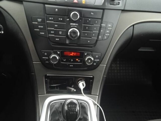 Черный Опель Инсигния, объемом двигателя 1.6 л и пробегом 240 тыс. км за 5600 $, фото 5 на Automoto.ua