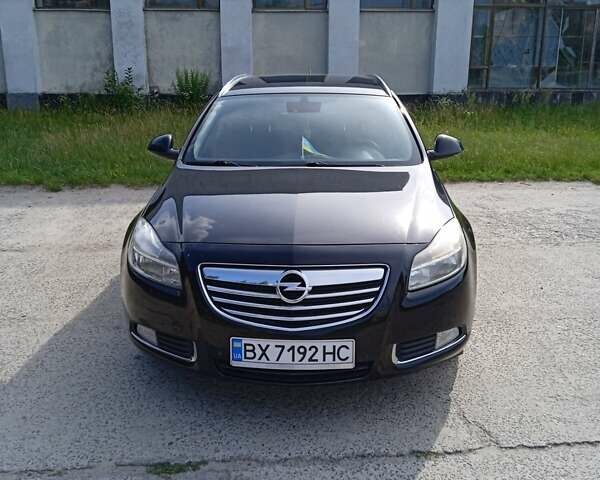 Чорний Опель Інсігнія, об'ємом двигуна 2 л та пробігом 358 тис. км за 6799 $, фото 1 на Automoto.ua