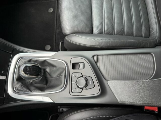 Черный Опель Инсигния, объемом двигателя 1.6 л и пробегом 204 тыс. км за 7900 $, фото 14 на Automoto.ua