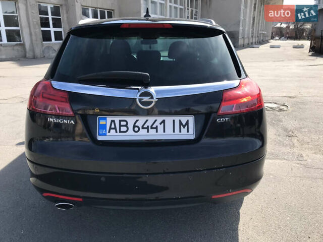 Чорний Опель Інсігнія, об'ємом двигуна 2 л та пробігом 139 тис. км за 7700 $, фото 4 на Automoto.ua
