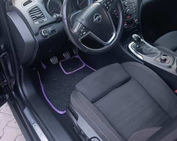 Чорний Опель Інсігнія, об'ємом двигуна 1.96 л та пробігом 251 тис. км за 6800 $, фото 10 на Automoto.ua