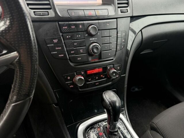 Черный Опель Инсигния, объемом двигателя 2 л и пробегом 330 тыс. км за 2750 $, фото 9 на Automoto.ua