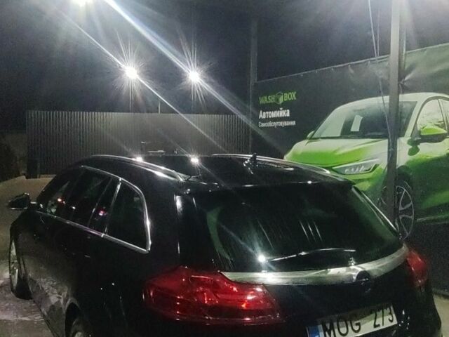 Черный Опель Инсигния, объемом двигателя 2 л и пробегом 328 тыс. км за 3200 $, фото 2 на Automoto.ua