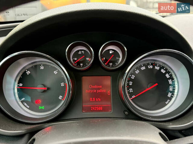 Черный Опель Инсигния, объемом двигателя 1.96 л и пробегом 242 тыс. км за 7600 $, фото 45 на Automoto.ua