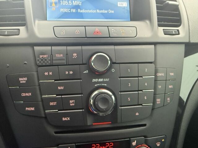 Черный Опель Инсигния, объемом двигателя 1.6 л и пробегом 204 тыс. км за 8000 $, фото 14 на Automoto.ua