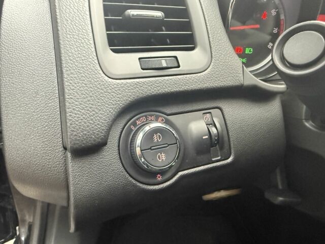 Черный Опель Инсигния, объемом двигателя 1.6 л и пробегом 204 тыс. км за 8000 $, фото 10 на Automoto.ua