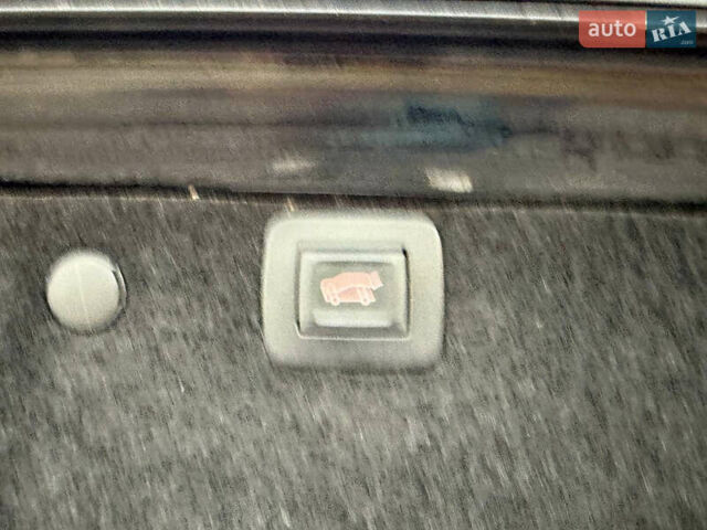 Черный Опель Инсигния, объемом двигателя 1.96 л и пробегом 242 тыс. км за 7600 $, фото 34 на Automoto.ua