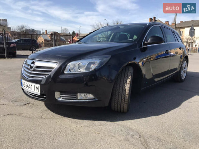 Чорний Опель Інсігнія, об'ємом двигуна 2 л та пробігом 139 тис. км за 7700 $, фото 2 на Automoto.ua