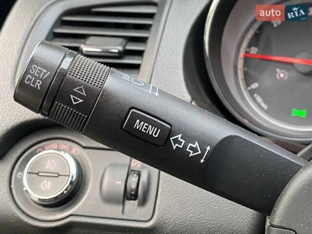 Черный Опель Инсигния, объемом двигателя 1.96 л и пробегом 304 тыс. км за 6990 $, фото 27 на Automoto.ua