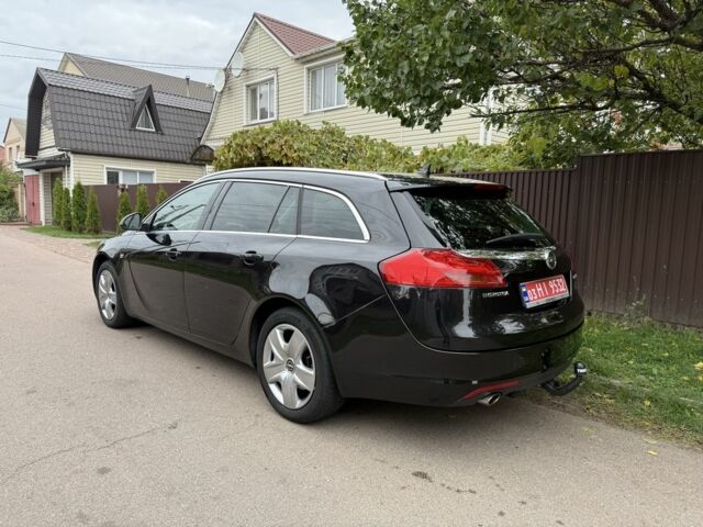 Черный Опель Инсигния, объемом двигателя 1.6 л и пробегом 204 тыс. км за 8300 $, фото 3 на Automoto.ua