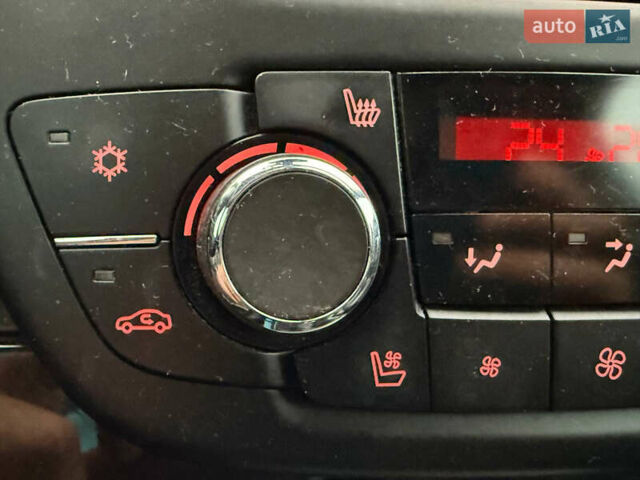 Черный Опель Инсигния, объемом двигателя 1.96 л и пробегом 242 тыс. км за 7600 $, фото 50 на Automoto.ua