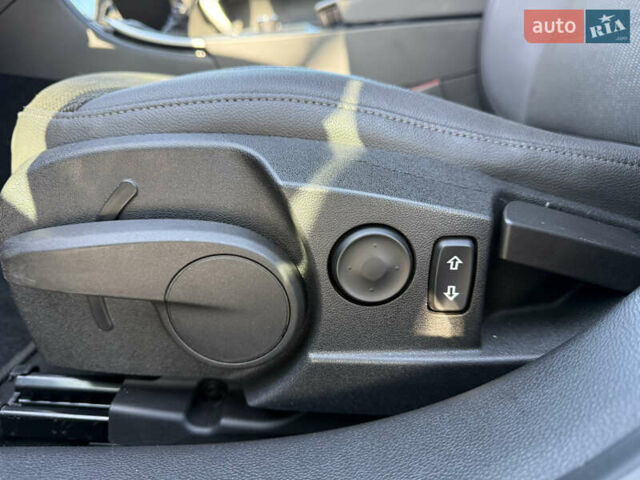 Чорний Опель Інсігнія, об'ємом двигуна 1.8 л та пробігом 186 тис. км за 8000 $, фото 29 на Automoto.ua