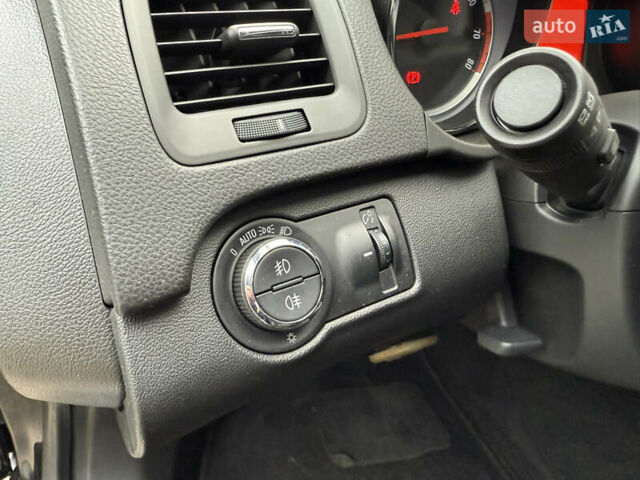 Черный Опель Инсигния, объемом двигателя 1.6 л и пробегом 204 тыс. км за 8300 $, фото 24 на Automoto.ua