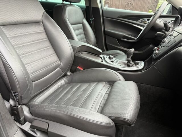 Черный Опель Инсигния, объемом двигателя 1.6 л и пробегом 204 тыс. км за 8300 $, фото 23 на Automoto.ua