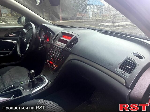 Черный Опель Инсигния, объемом двигателя 1.8 л и пробегом 241 тыс. км за 8000 $, фото 5 на Automoto.ua