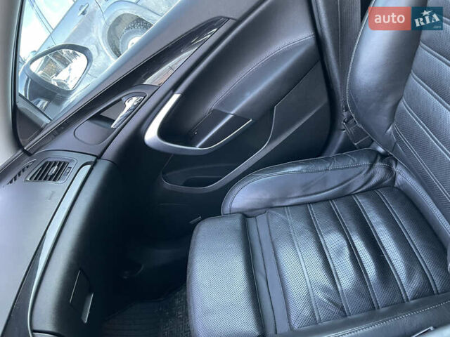 Черный Опель Инсигния, объемом двигателя 2 л и пробегом 188 тыс. км за 7600 $, фото 6 на Automoto.ua
